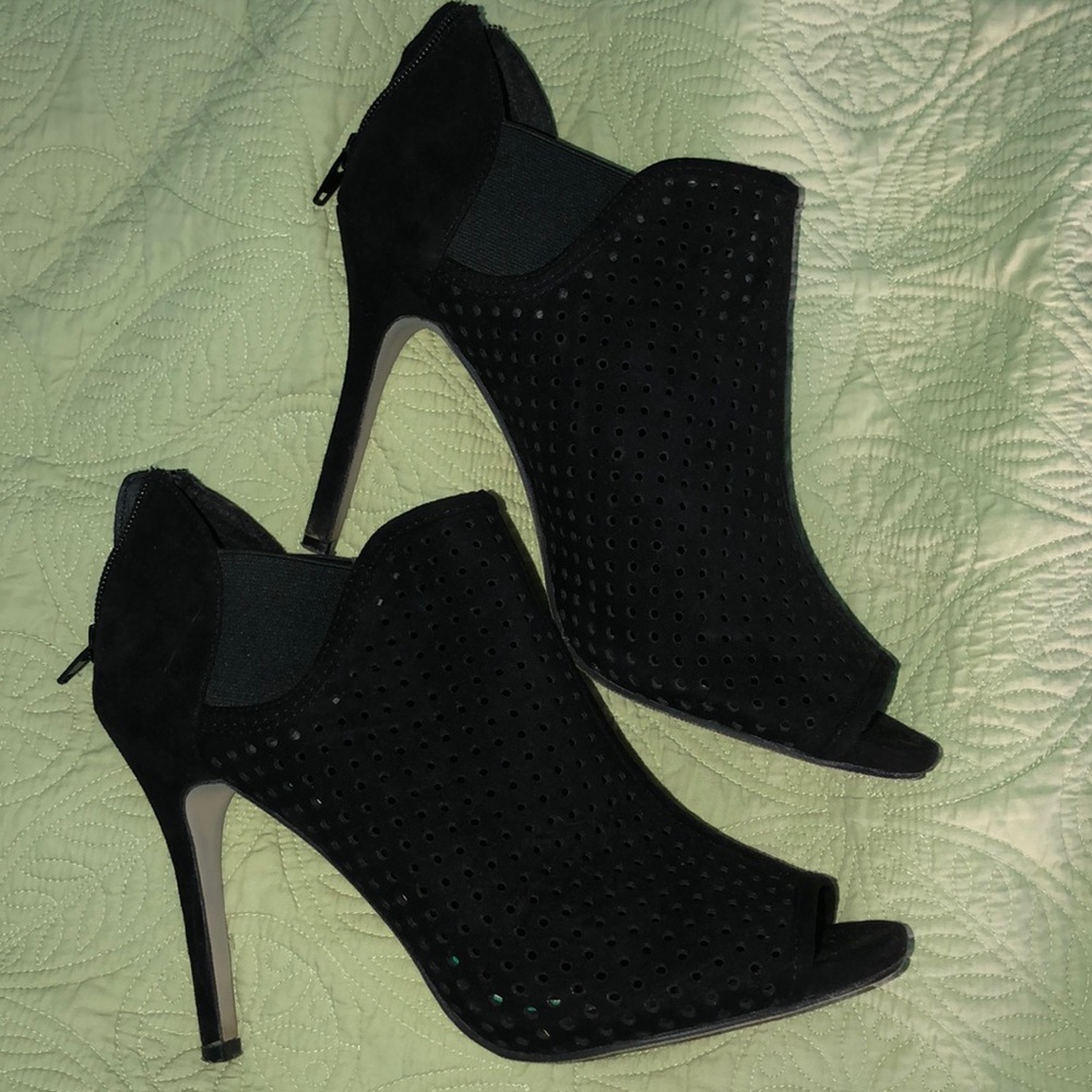 Madden Girl black heel ankle bootie, size 8.5